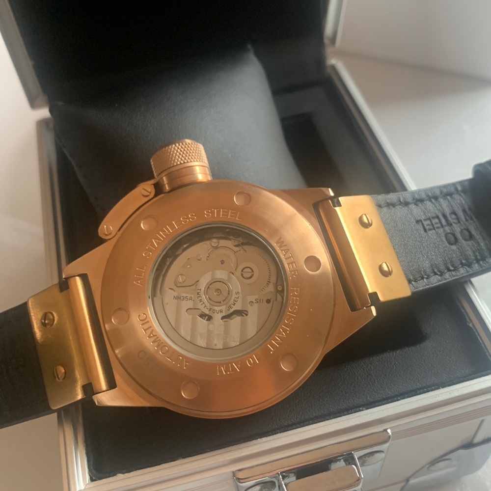 TW Steel CS75 Automatic - Picture 2 of 2